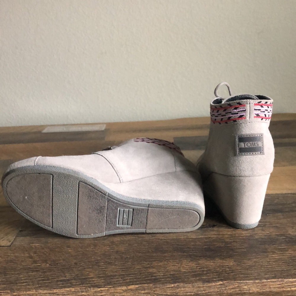 TOMS Suede Hyde Boot - Picture 2 of 6